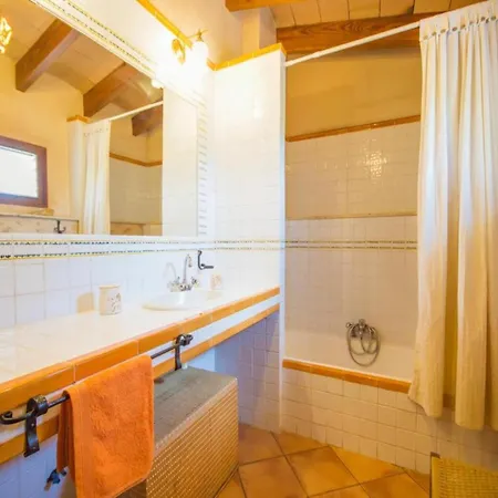 Semesterbostad Mallorcan Countryside For 12 Guests Búger